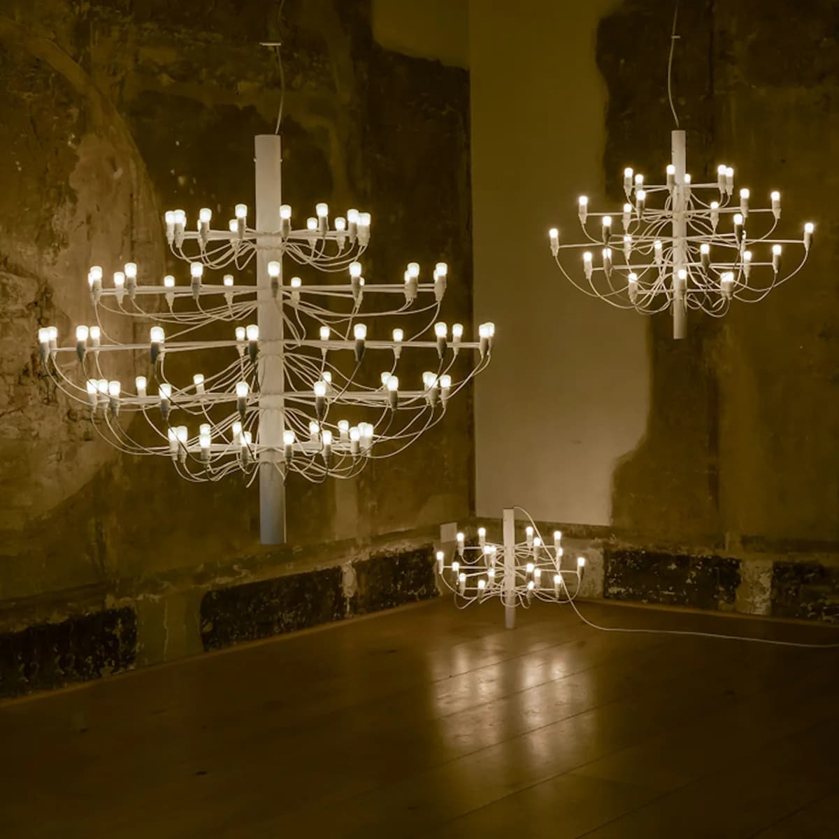2097 Midsummer Fruit Pendant Light — detail image 1